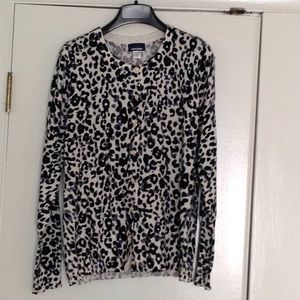 Basic Editions medium animal print sweater.